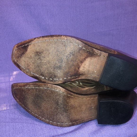 Used Women’s Justin Embroidered Boots Size 8.  BRL9753 Distressed Cafe Snip Toe - Picture 8 of 16